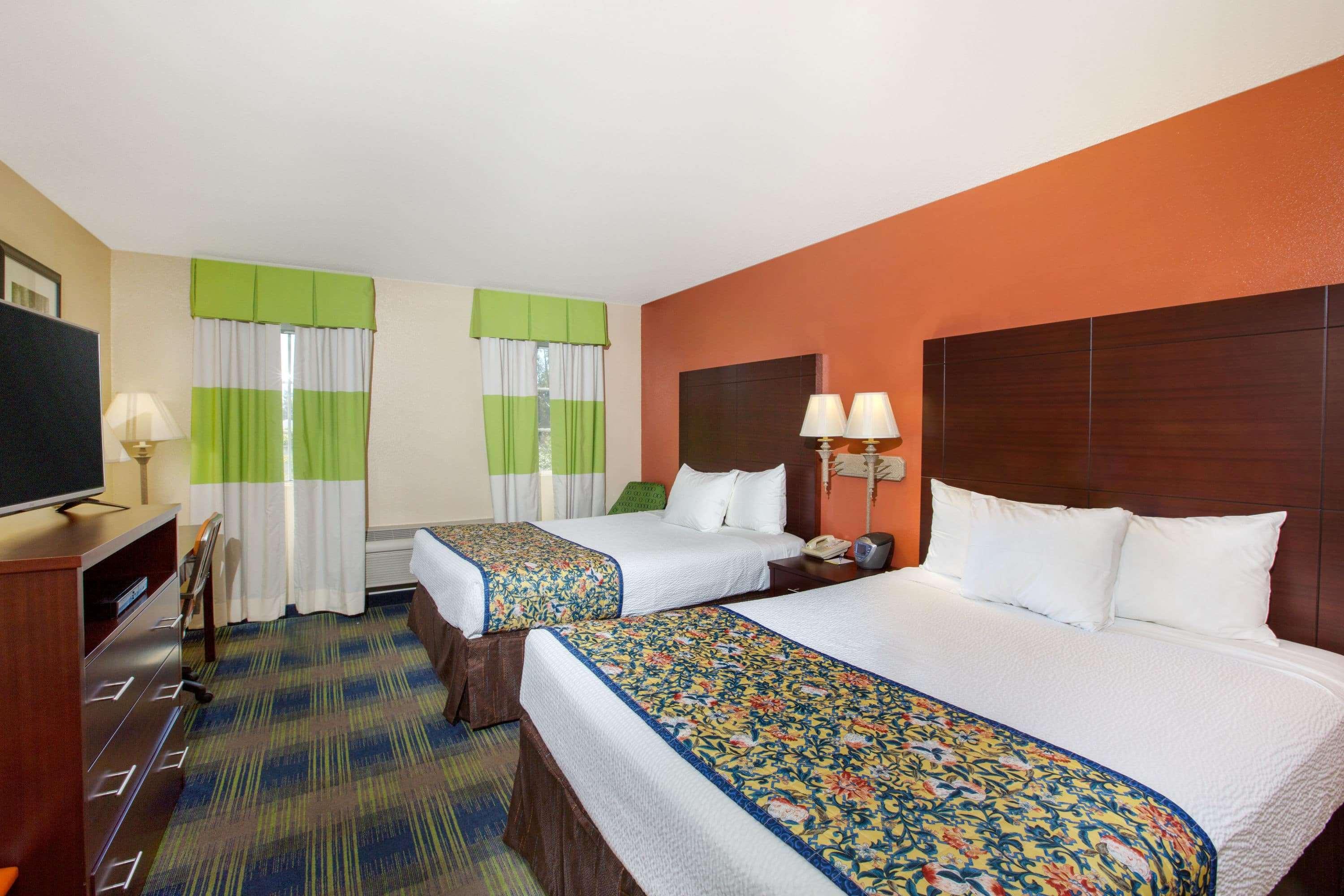 Days Inn By Wyndham Fremont Buitenkant foto